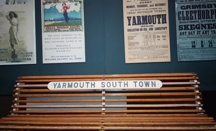 Yarmouth South Town bench